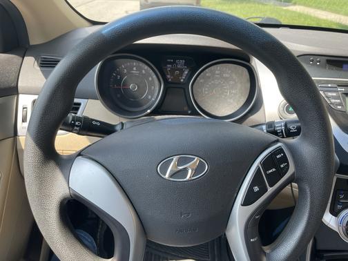 2011 Hyundai ELANTRA GLS