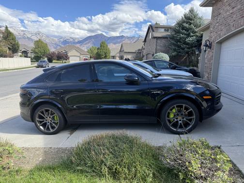 2022 Porsche Cayenne Cayenne E-Hybrid Platinum Edition
