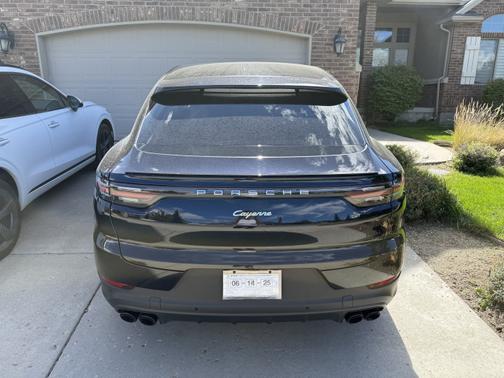 2022 Porsche Cayenne Cayenne E-Hybrid Platinum Edition