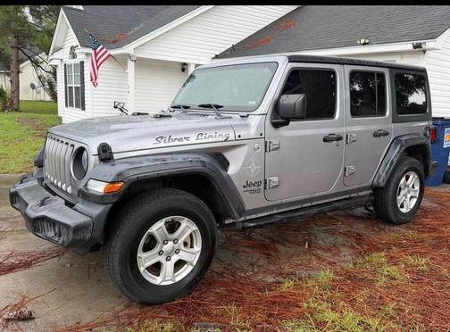 Silver 2018 Jeep Wrangler Unlimited Sport