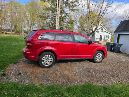 Red 2017 Dodge Journey SE