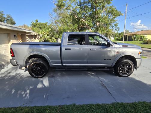 2022 RAM 3500 Laramie