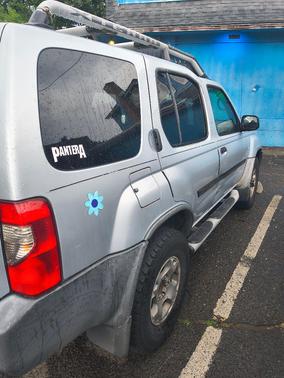 Silver 2001 Nissan Xterra XE 4WD