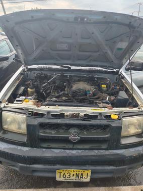 Silver 2001 Nissan Xterra XE 4WD