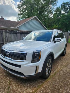 White 2020 Kia Telluride S