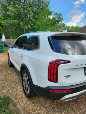White 2020 Kia Telluride S