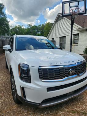 White 2020 Kia Telluride S