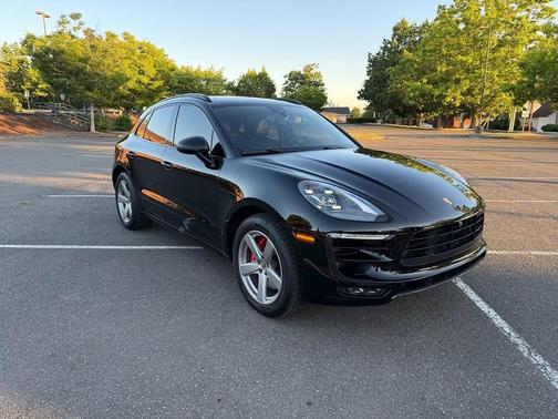 Black 2018 Porsche Macan Macan GTS