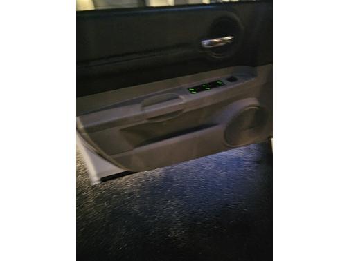 2006 Dodge Magnum Base