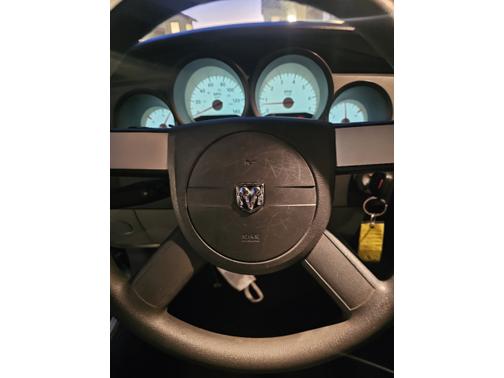 2006 Dodge Magnum Base