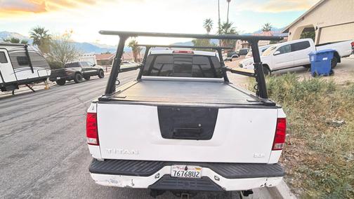 2004 Nissan Titan XE Crew Cab