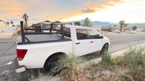 2004 Nissan Titan XE Crew Cab