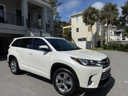 2017 Toyota Highlander Limited