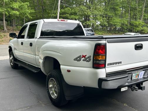 White 2002 GMC Sierra 3500 SLE