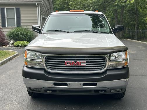 White 2002 GMC Sierra 3500 SLE