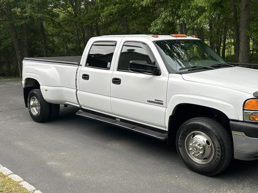 White 2002 GMC Sierra 3500 SLE