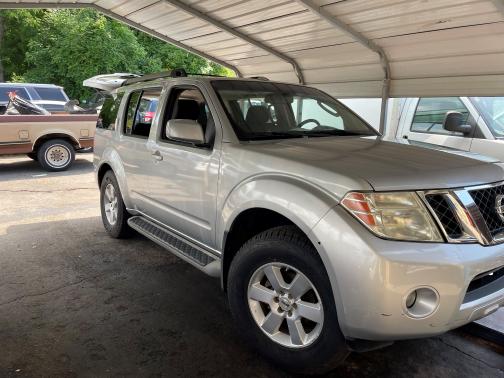 Photo 1 of 5 of 2008 Nissan Pathfinder SE