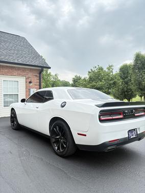 White 2016 Dodge Challenger SXT