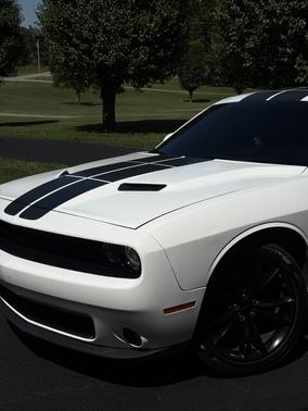 White 2016 Dodge Challenger SXT
