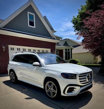 White 2024 Mercedes-Benz GLS 450 4MATIC