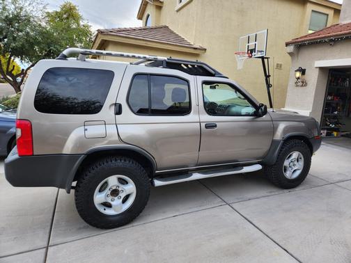 Gray 2003 Nissan Xterra XE
