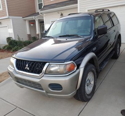 2003 Mitsubishi Montero Sport XLS