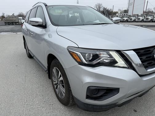 2020 Nissan Pathfinder S