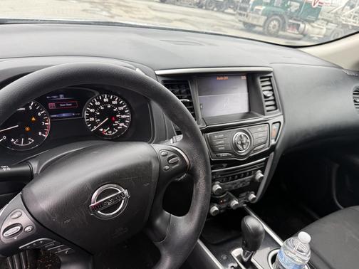 2020 Nissan Pathfinder S