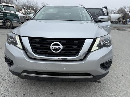 2020 Nissan Pathfinder S