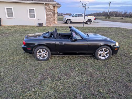 2002 Mazda MX-5 Miata Base