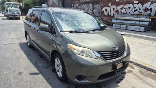 2012 Toyota Sienna LE