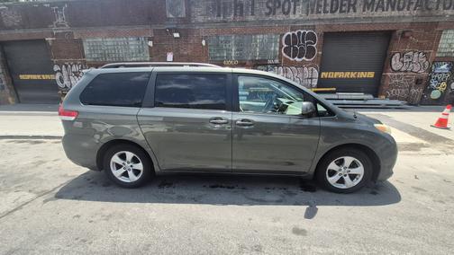 2012 Toyota Sienna LE