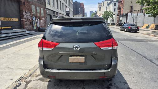 2012 Toyota Sienna LE