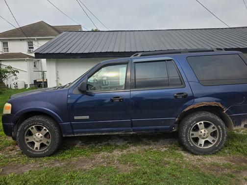 Blue 2008 Ford Expedition XLT