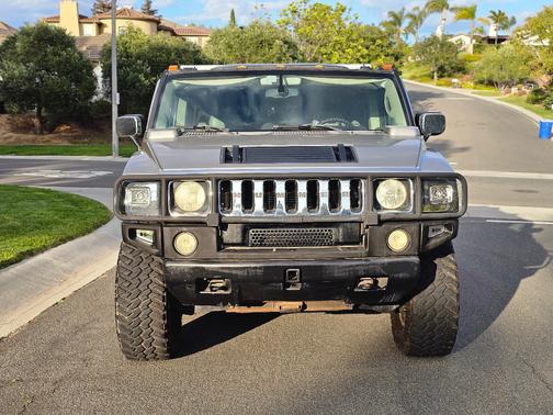 Beige 2003 Hummer H2 Base