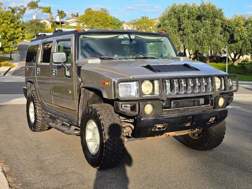 Beige 2003 Hummer H2 Base