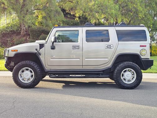 Beige 2003 Hummer H2 Base
