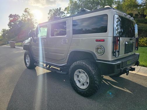 Beige 2003 Hummer H2 Base