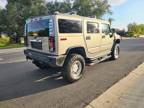 Beige 2003 Hummer H2 Base