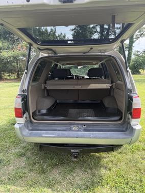 Beige 2000 Toyota 4Runner Limited 4WD