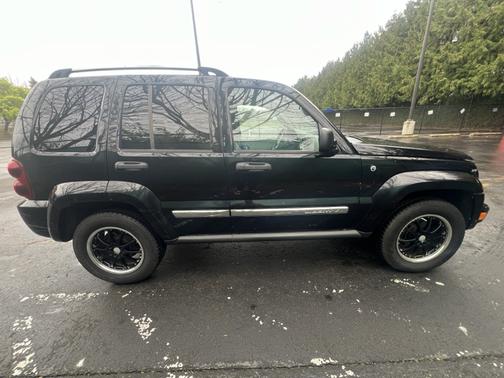 Black 2005 Jeep Liberty Limited