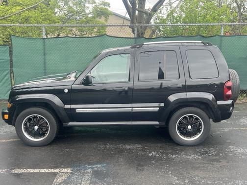 Black 2005 Jeep Liberty Limited