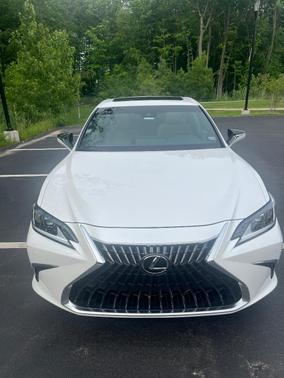 White 2025 Lexus ES 350 Base
