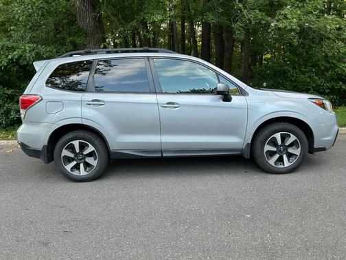 Silver 2017 Subaru Forester 2.5i Premium