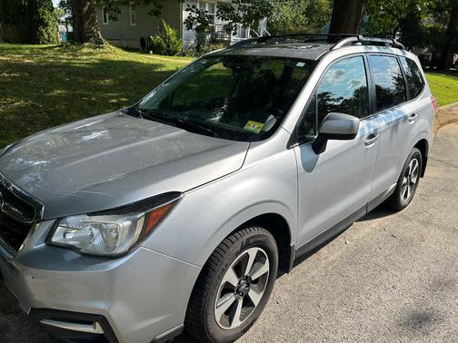 Silver 2017 Subaru Forester 2.5i Premium