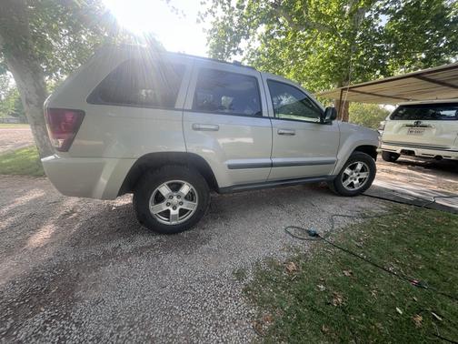Silver 2007 Jeep Grand Cherokee Laredo