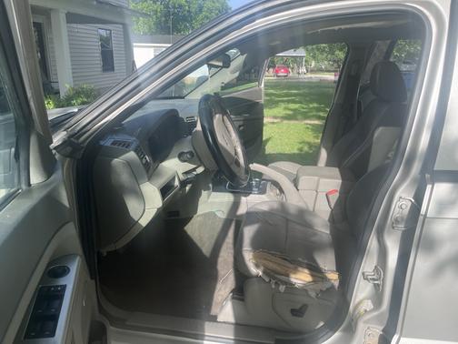 Silver 2007 Jeep Grand Cherokee Laredo