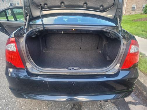 Photo 3 of 13 of 2012 Ford Fusion SEL
