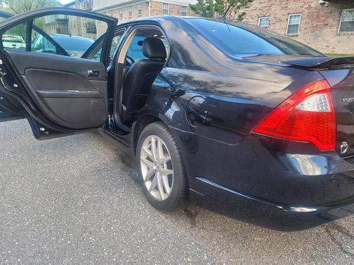 Photo 2 of 13 of 2012 Ford Fusion SEL
