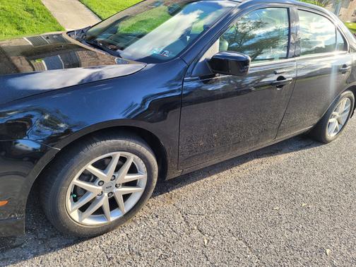 Photo 1 of 13 of 2012 Ford Fusion SEL